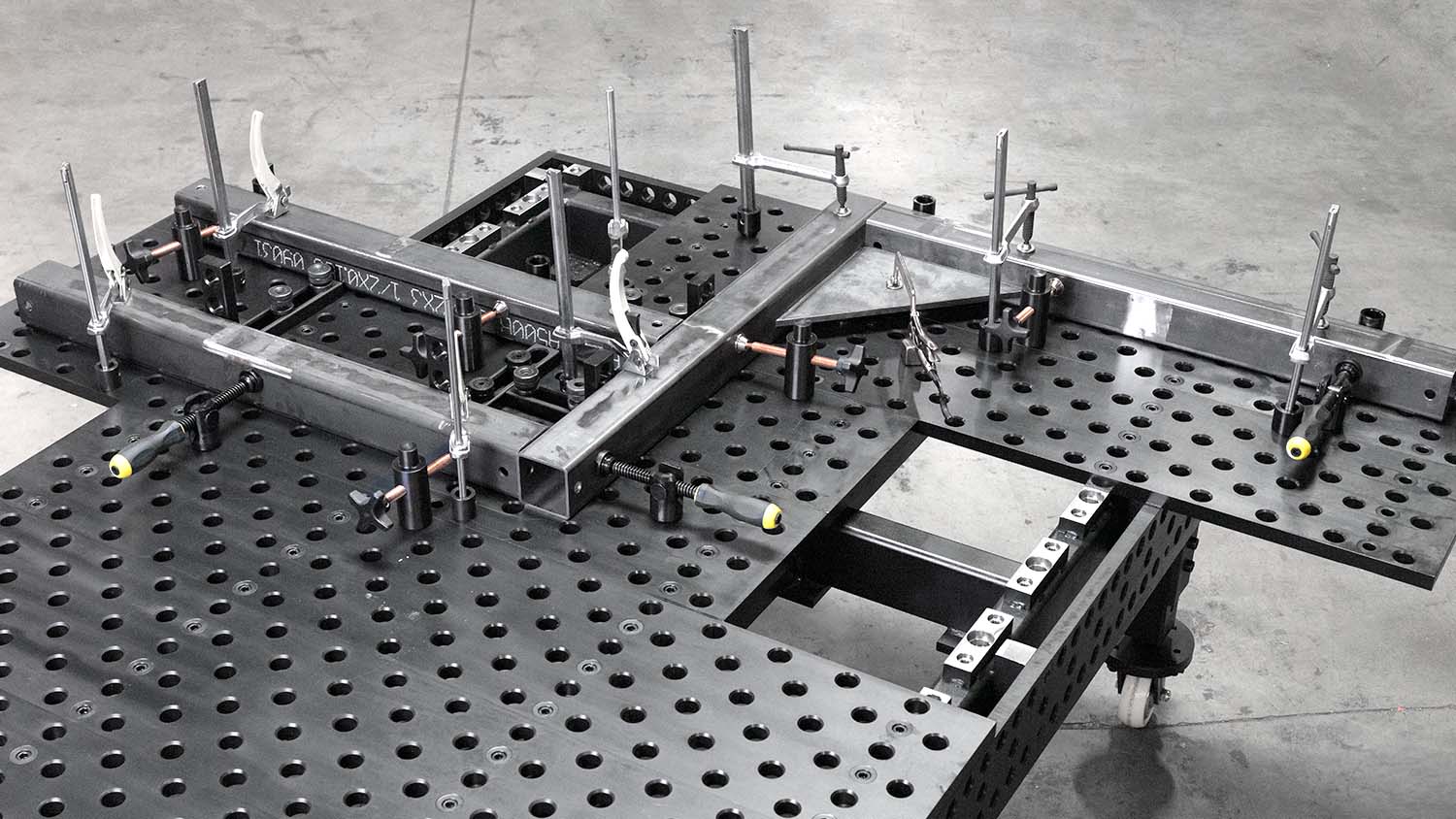 Alpha 28 Tables, 2.4 x 1.2 M