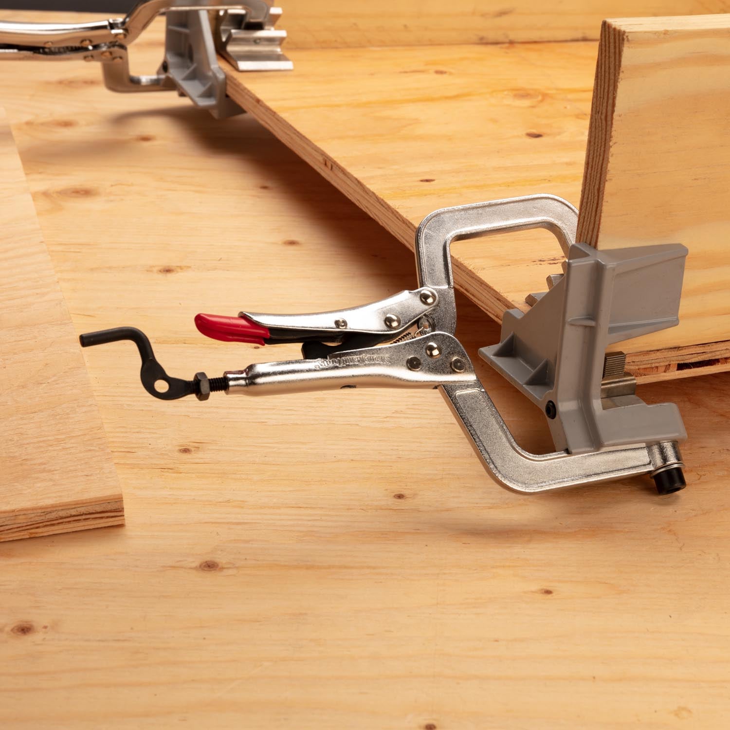 Sujeción de esquinas JointMaster™ para trabajar la madera