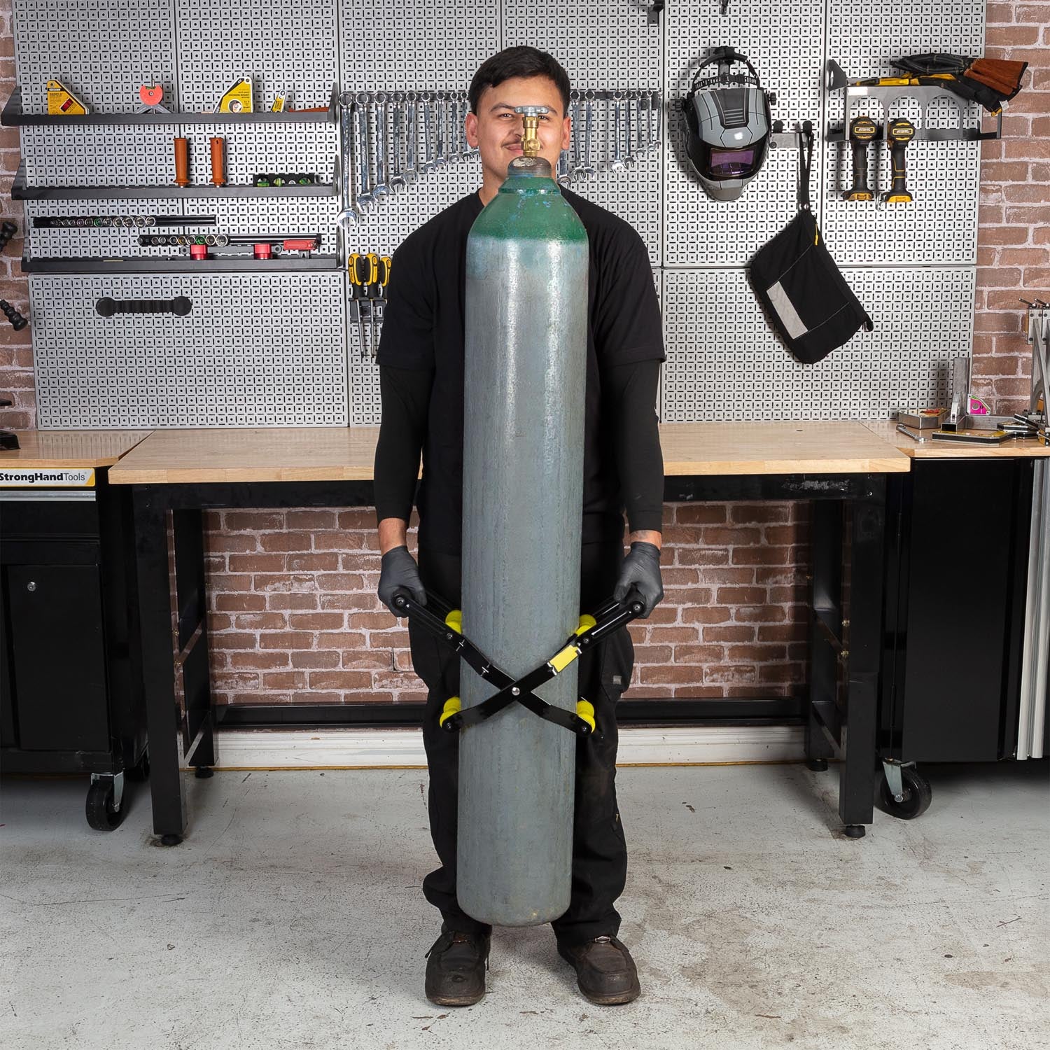 Gas Cylinder Grabber 2.0 – Strong Hand Tools