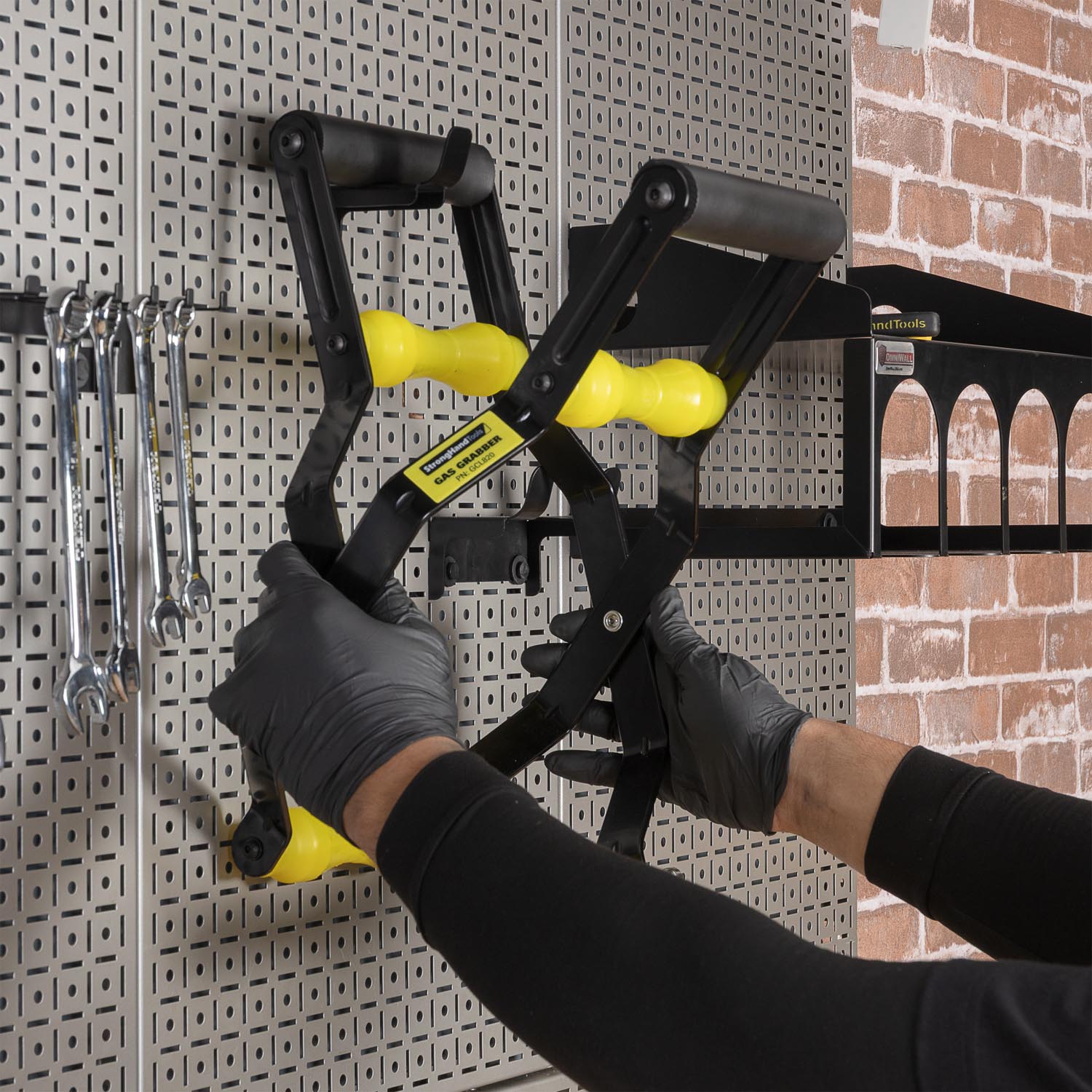 Gas Cylinder Grabber 2.0 – Strong Hand Tools