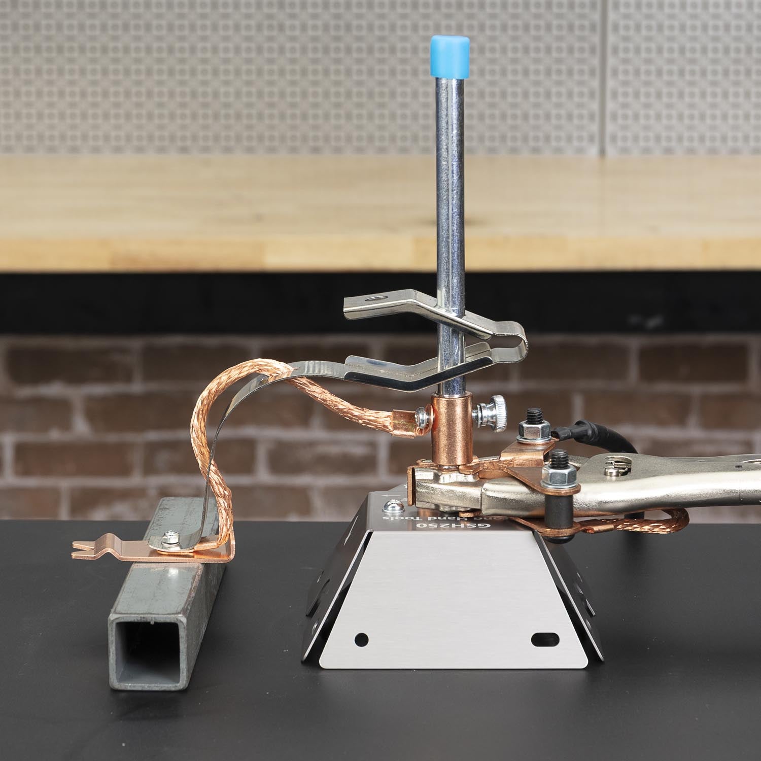 Suction Base Grounding Clamp with Adjustable Spring Arm