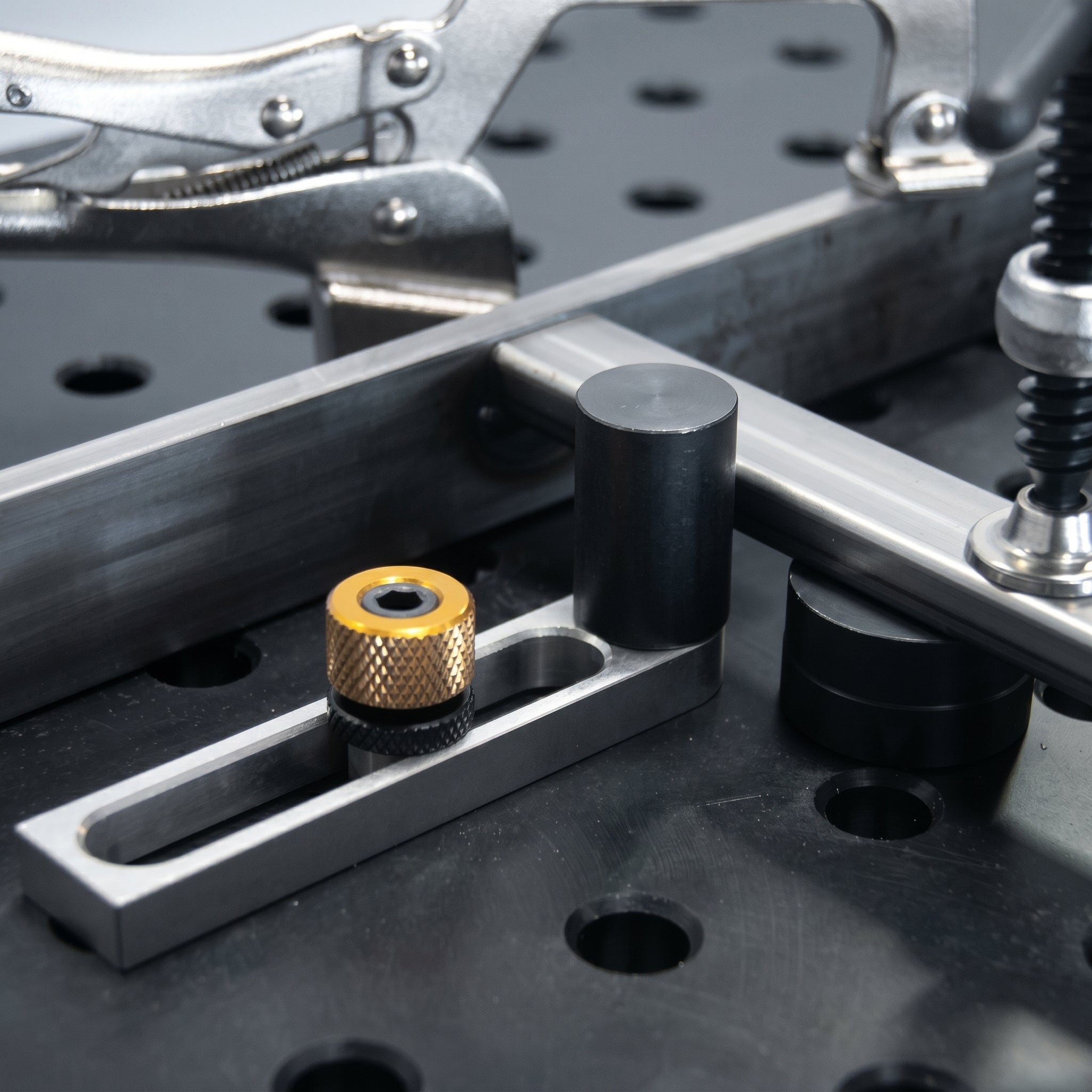 D-Stop Bar - 5/8" System Fixture