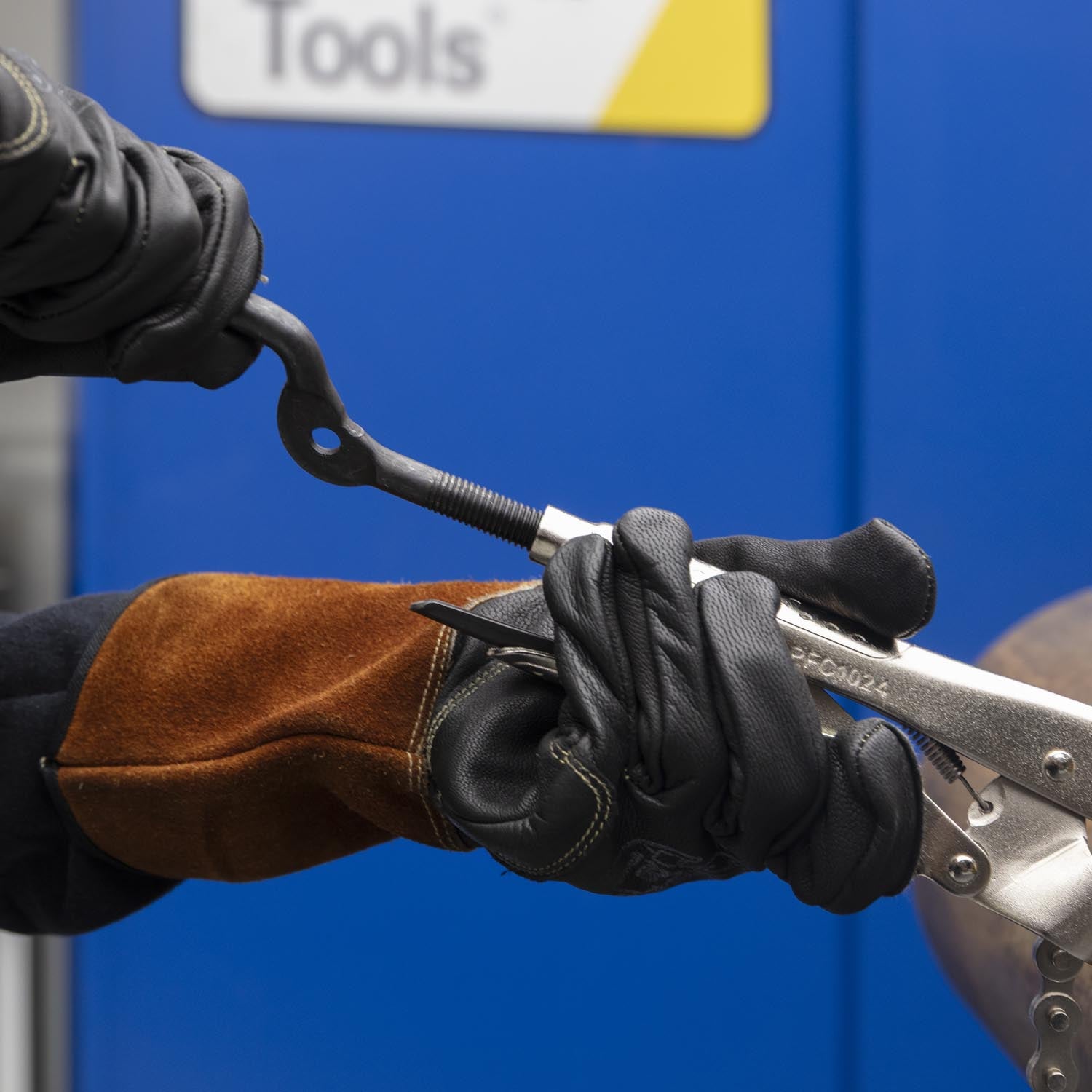 "The Python" Pipe Alignment Chain Pliers