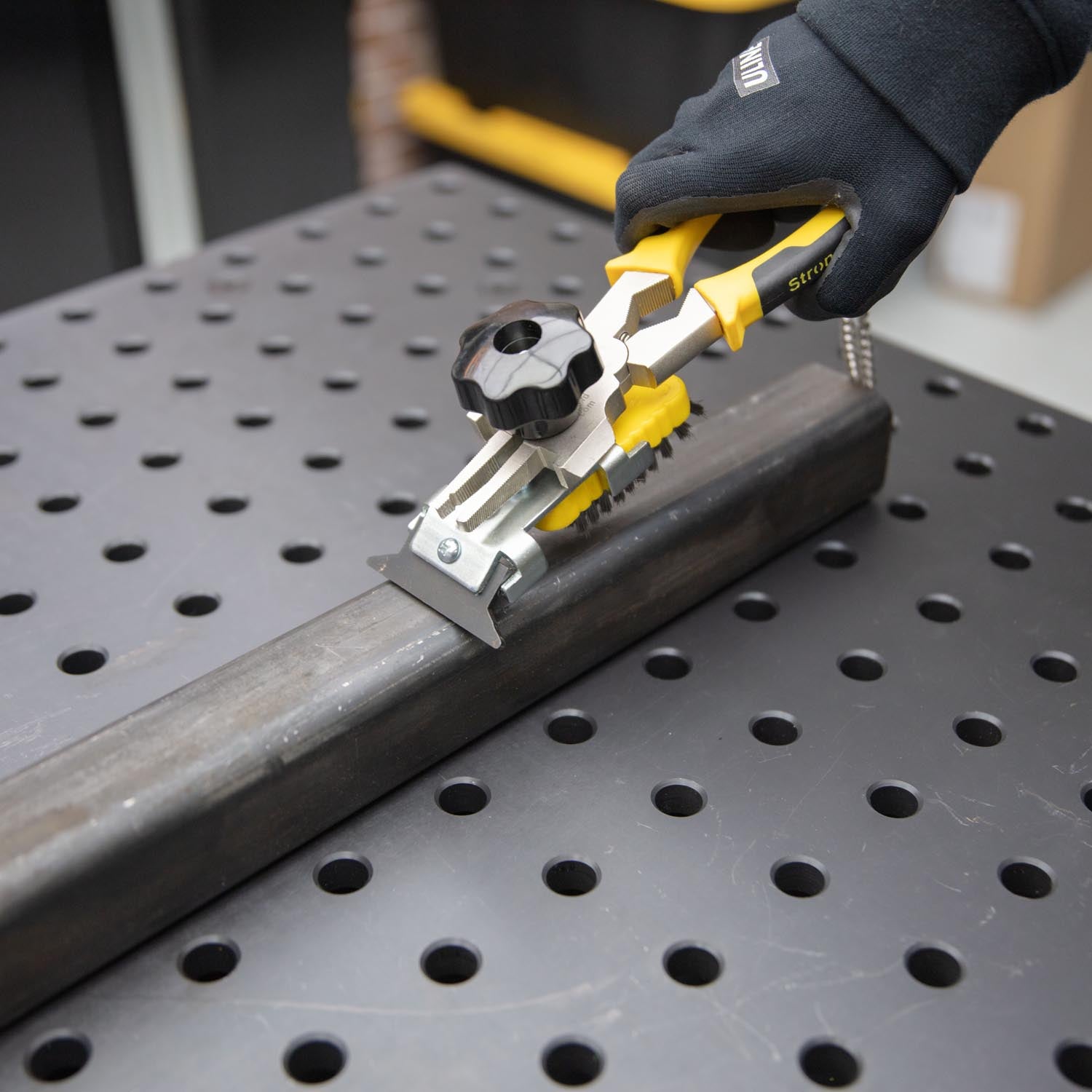 WireBrush Scraper w/Ergonomic Handle