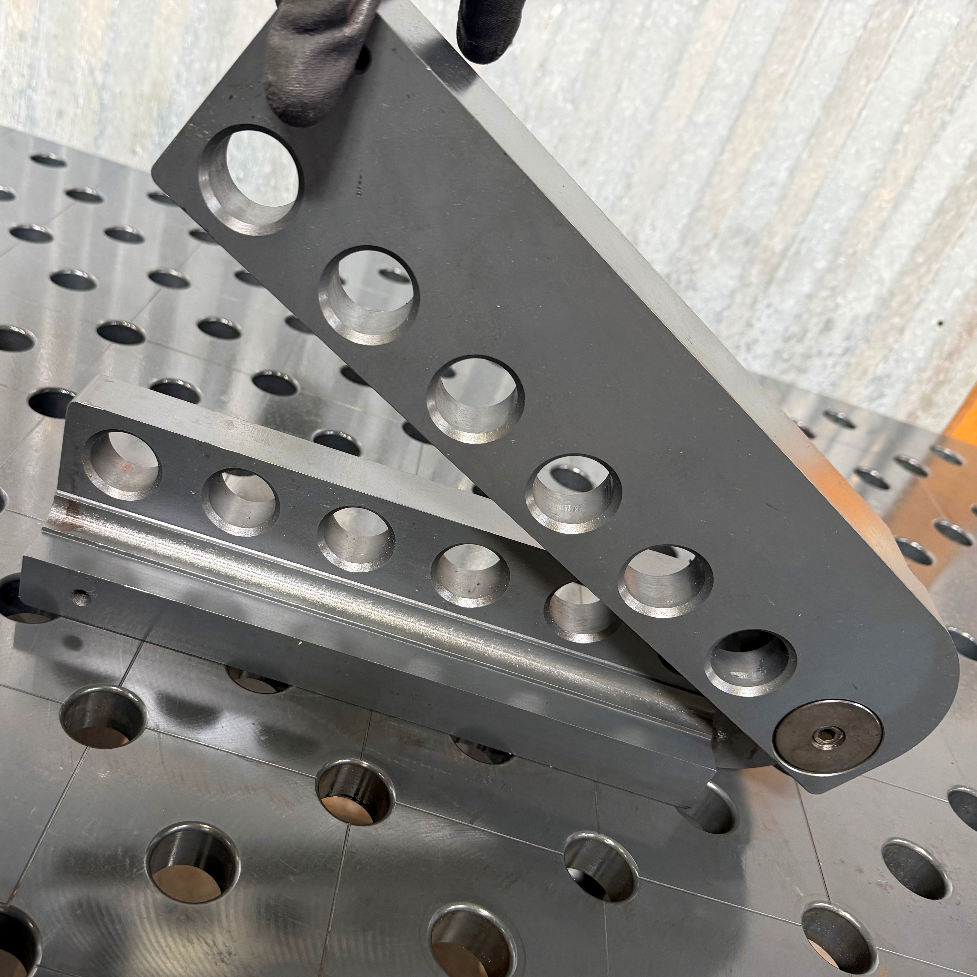 Universal Angle Mechanical Clamping (Nitrided), 28 mm