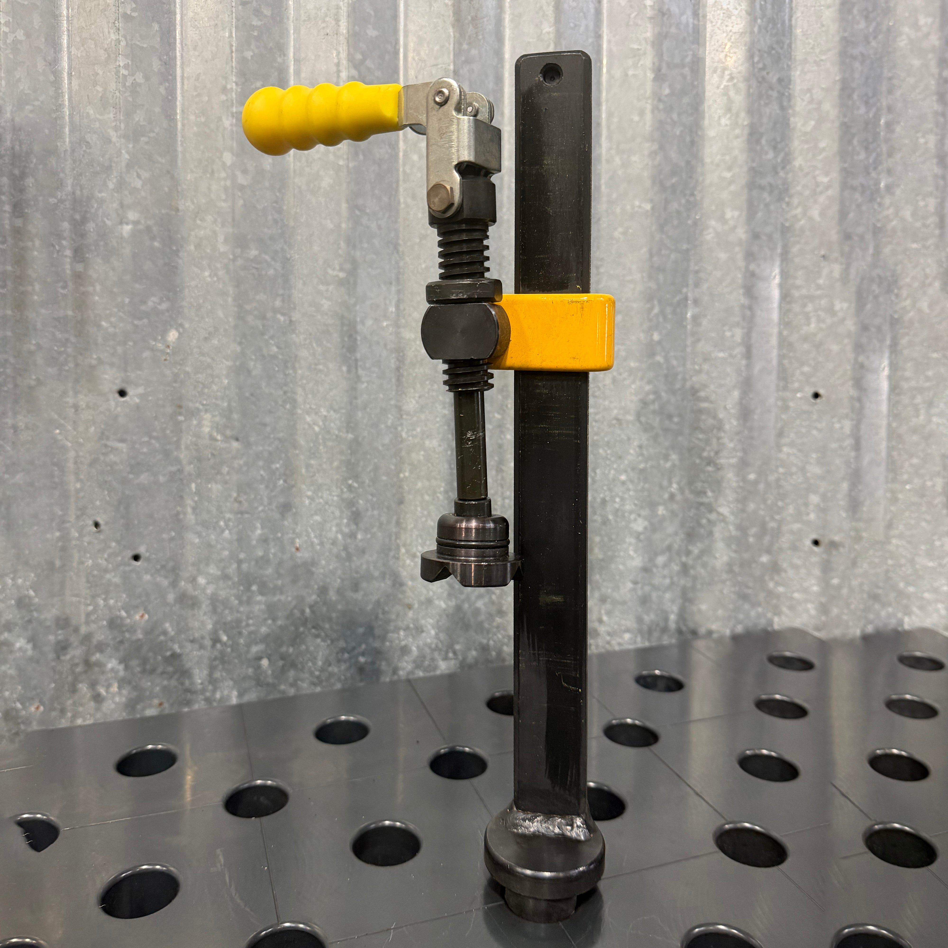 45°/90° Professional Screw Clamp with Vertical Action Toggle, 28mm