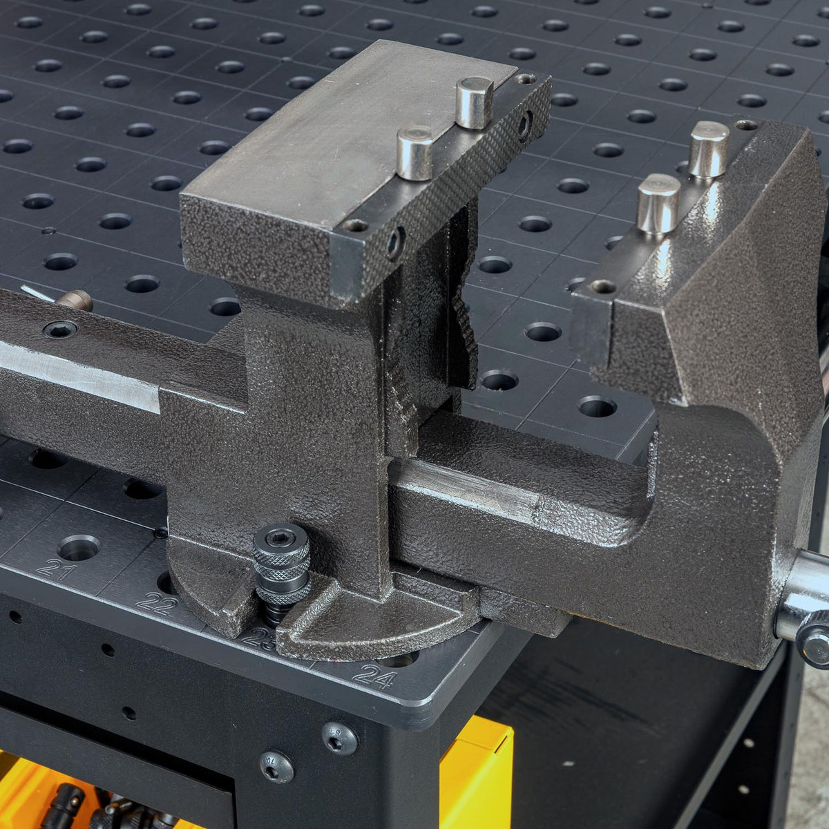 Base flange of the THV618 for bolting to BuildPro tables