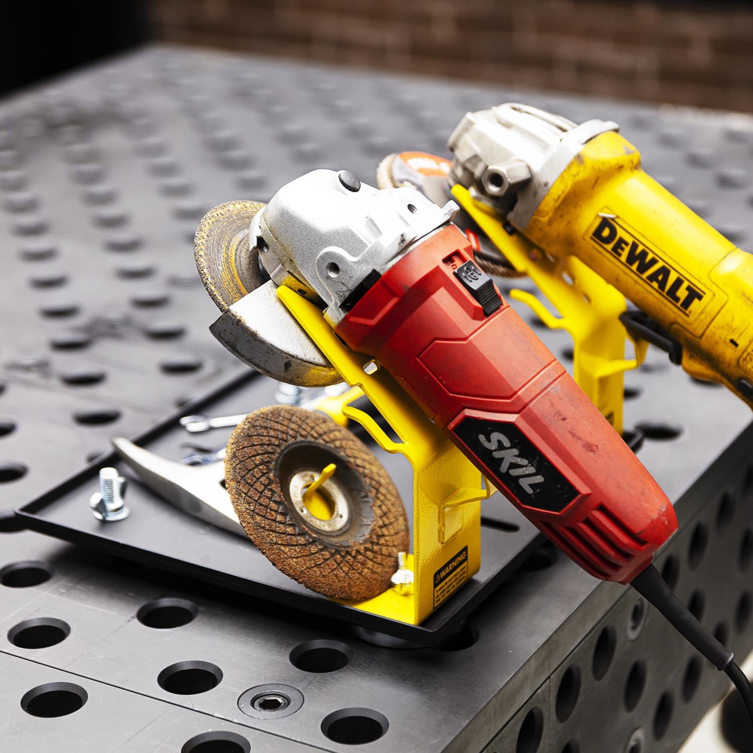 Magnetic Dual Grinder Storage