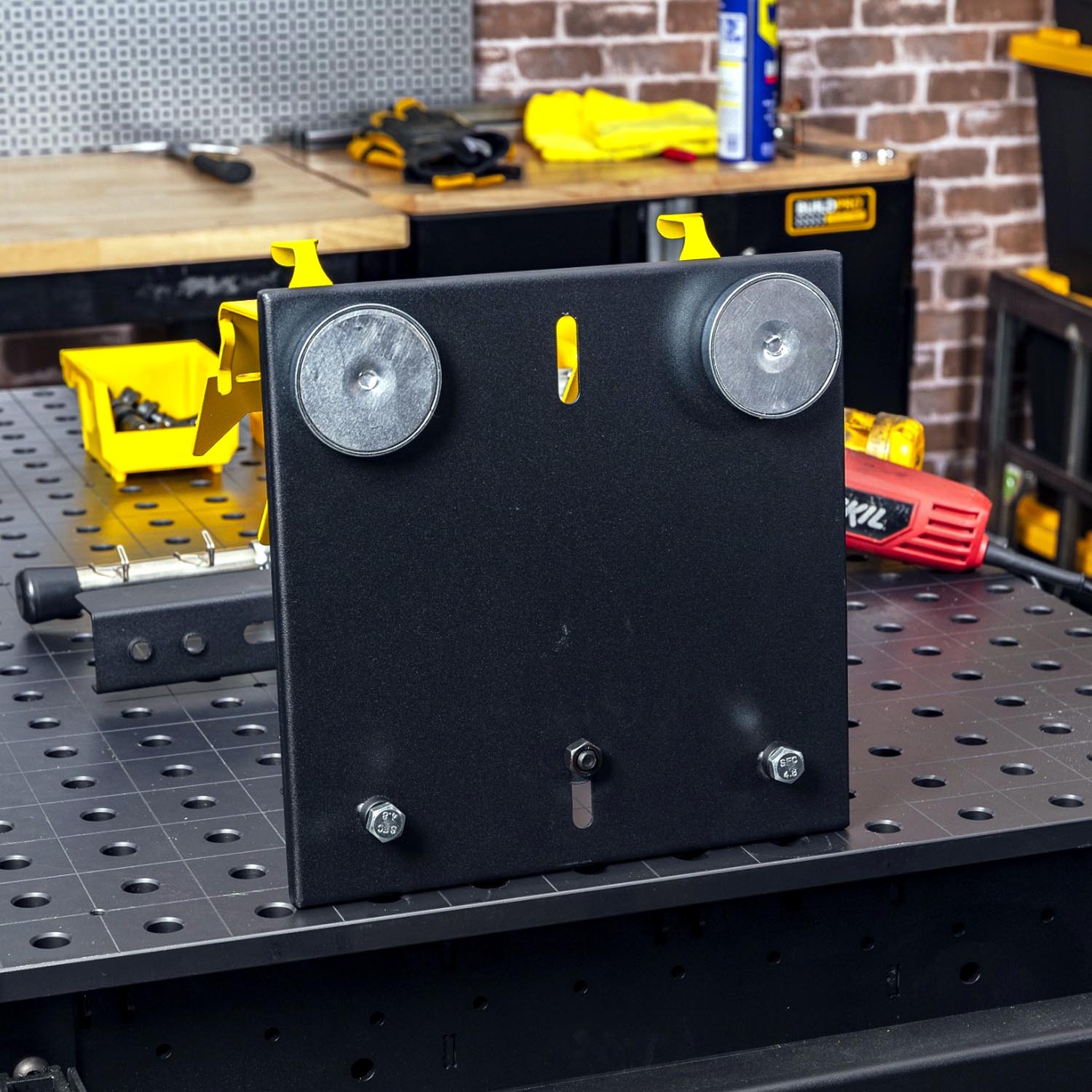 Magnetic Dual Grinder Storage