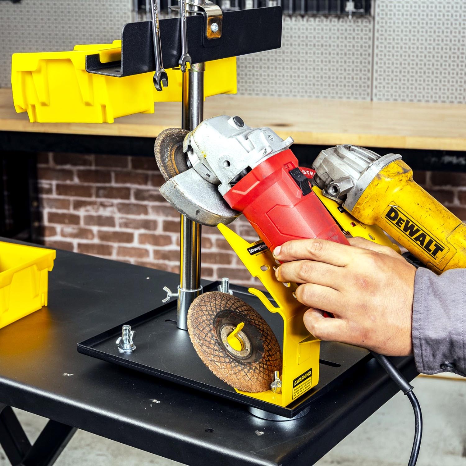 Magnetic Dual Grinder Storage