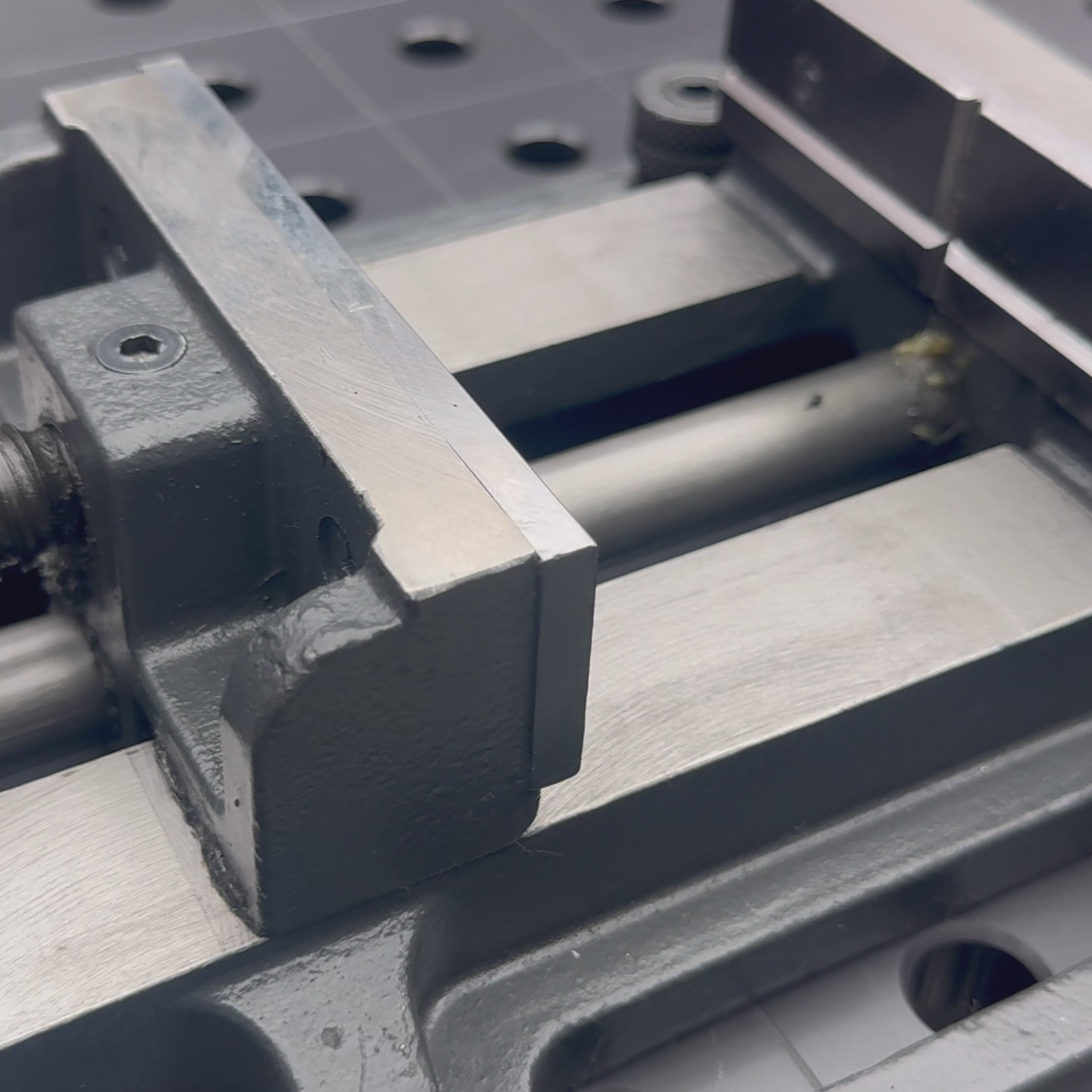 Load video: Drill Press Vise