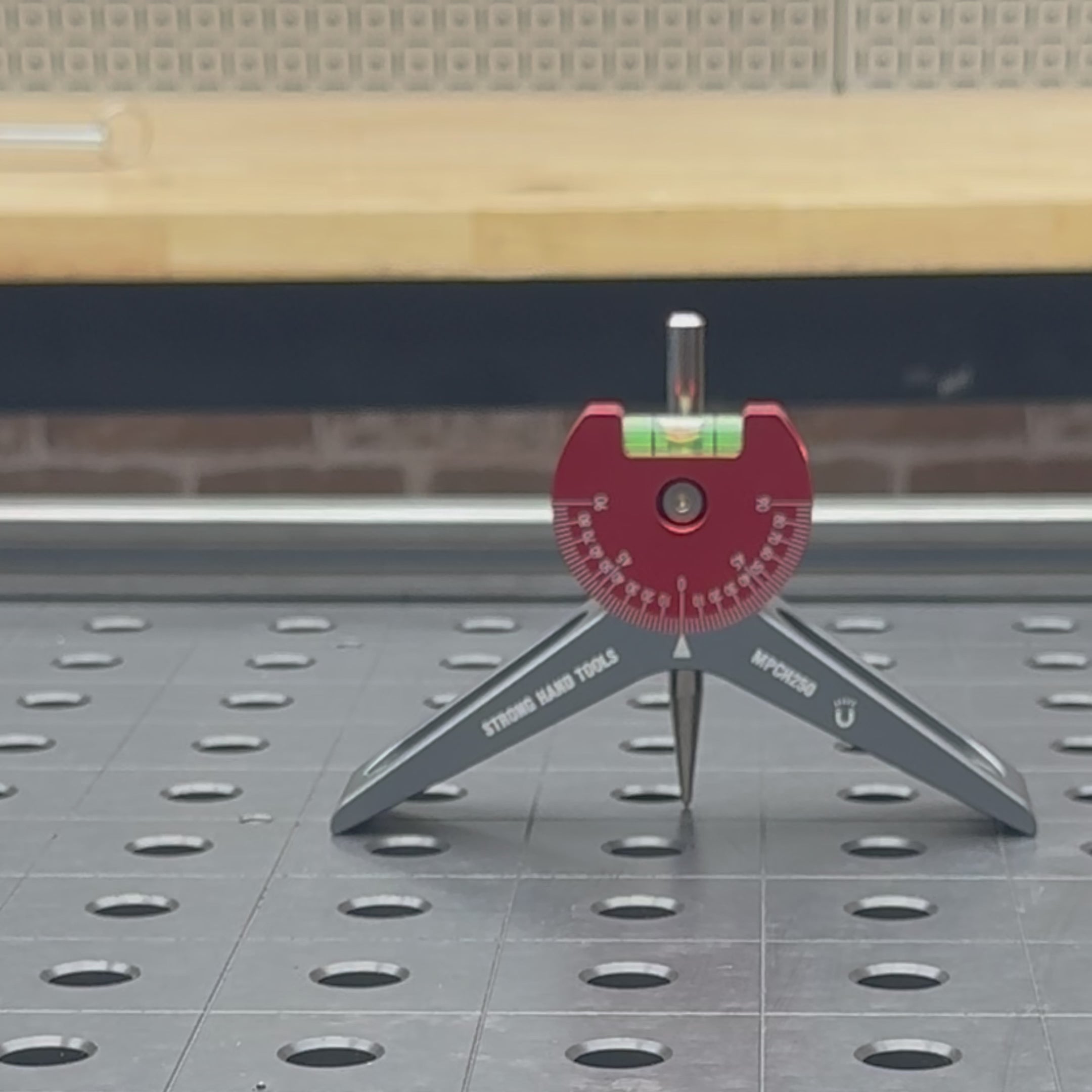 Load video: Magnetic Pipe Centering Head, Digital Precision Model