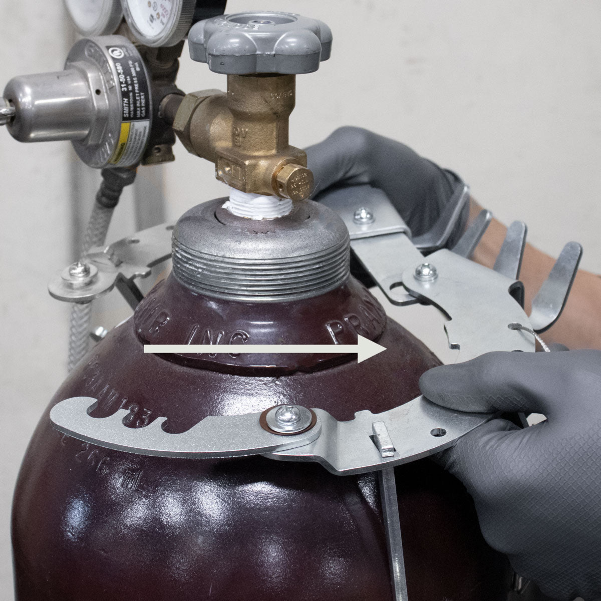 Gancho de almacenamiento para cilindros de gas Adjusta