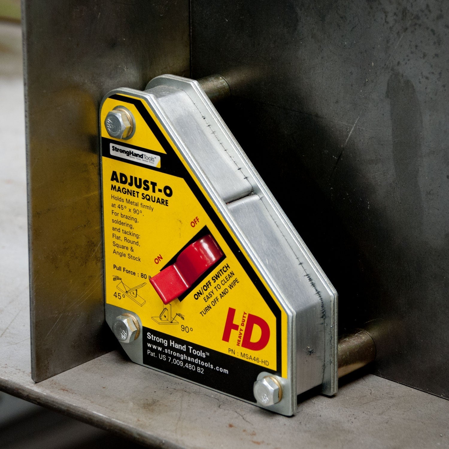 Postes magnéticos de tercer eje