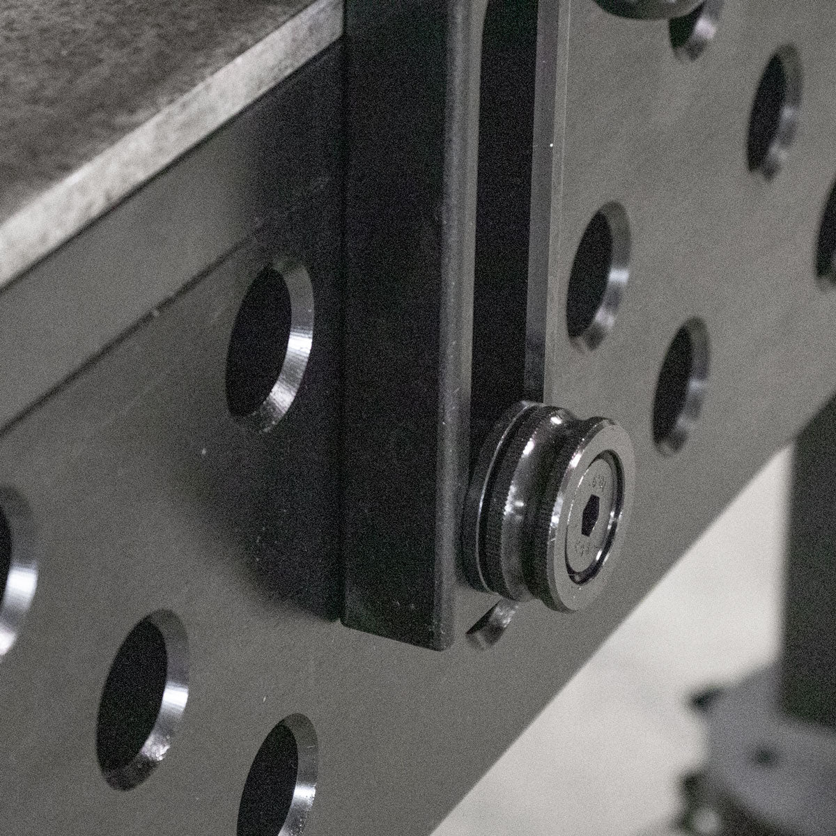 Ball Lock Bolts, 28 mm