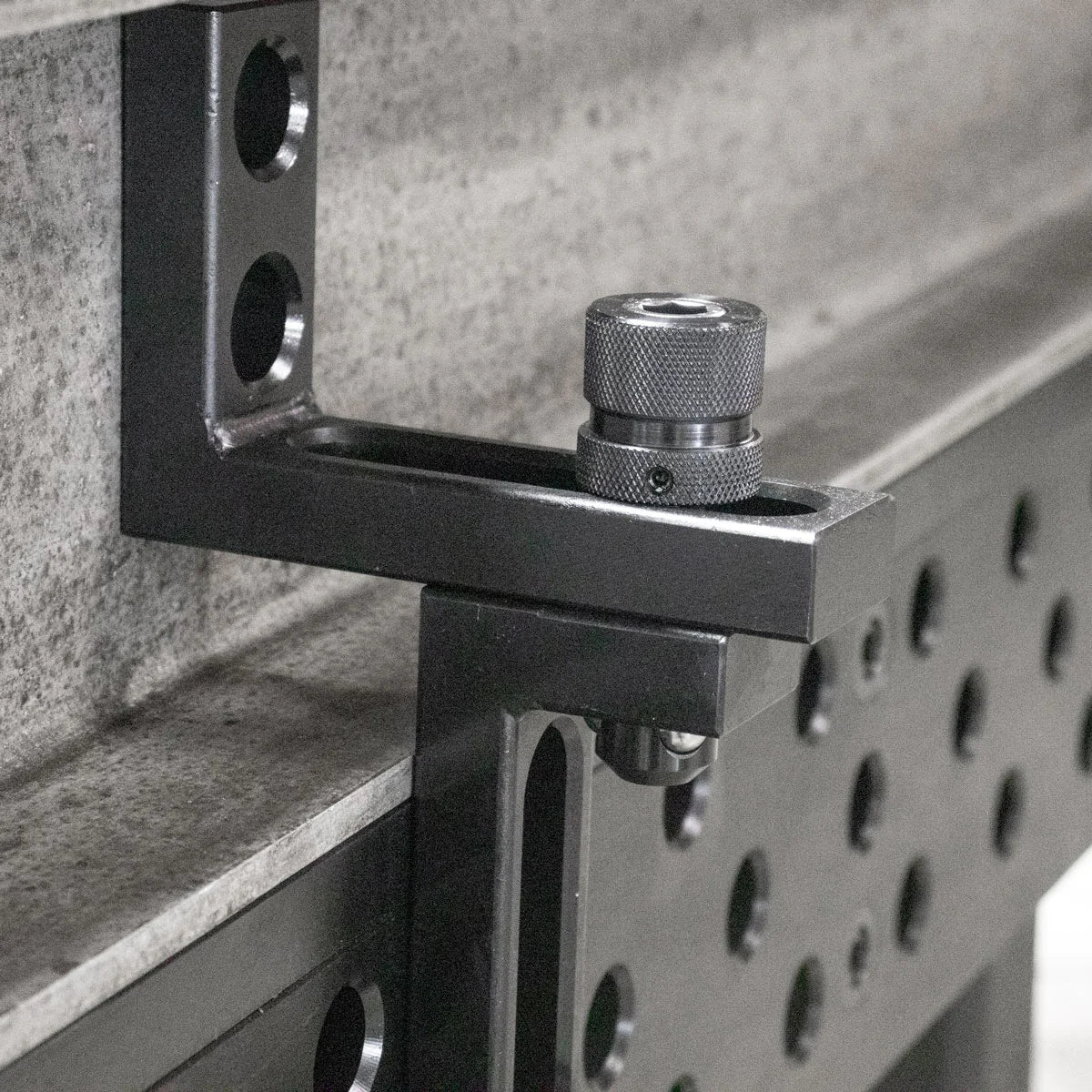 Ball Lock Bolts, 28 mm